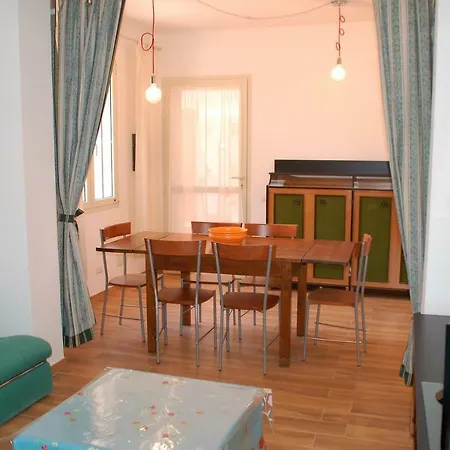 בית נופש Lucia House *