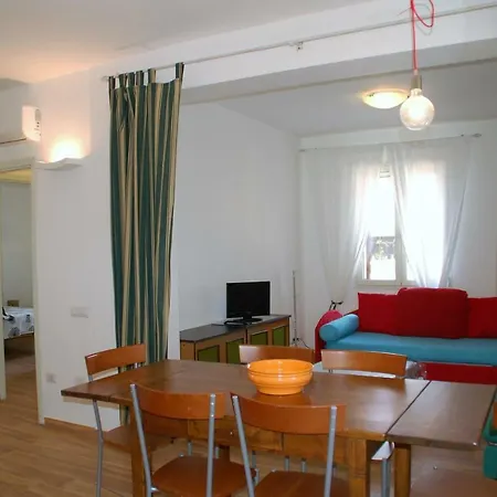 Lucia House בית נופש פורטו פינו
